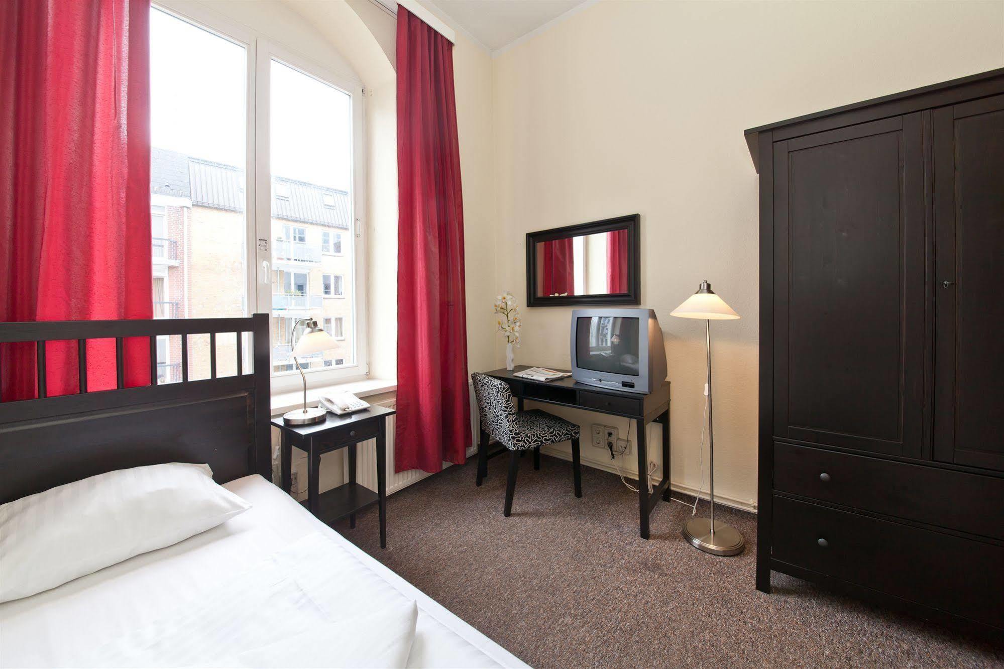 Hotel Holstenwall Hamburg Neustadt Exterior photo